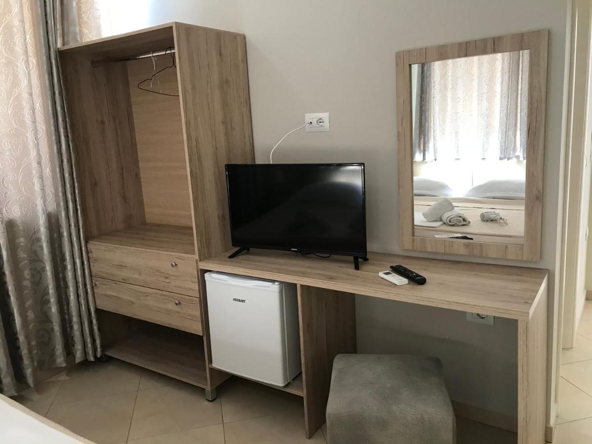 Deni'S Hotel ساراندا المظهر الخارجي الصورة