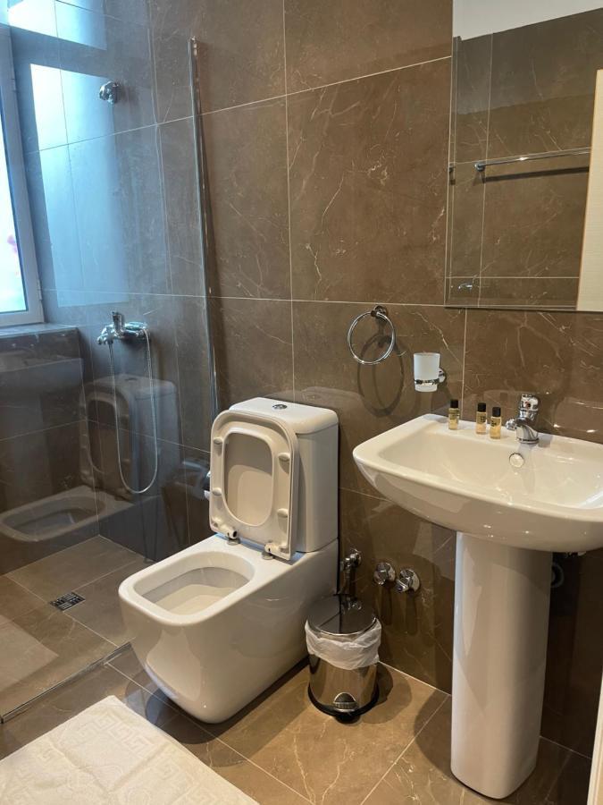 Deni'S Hotel ساراندا المظهر الخارجي الصورة