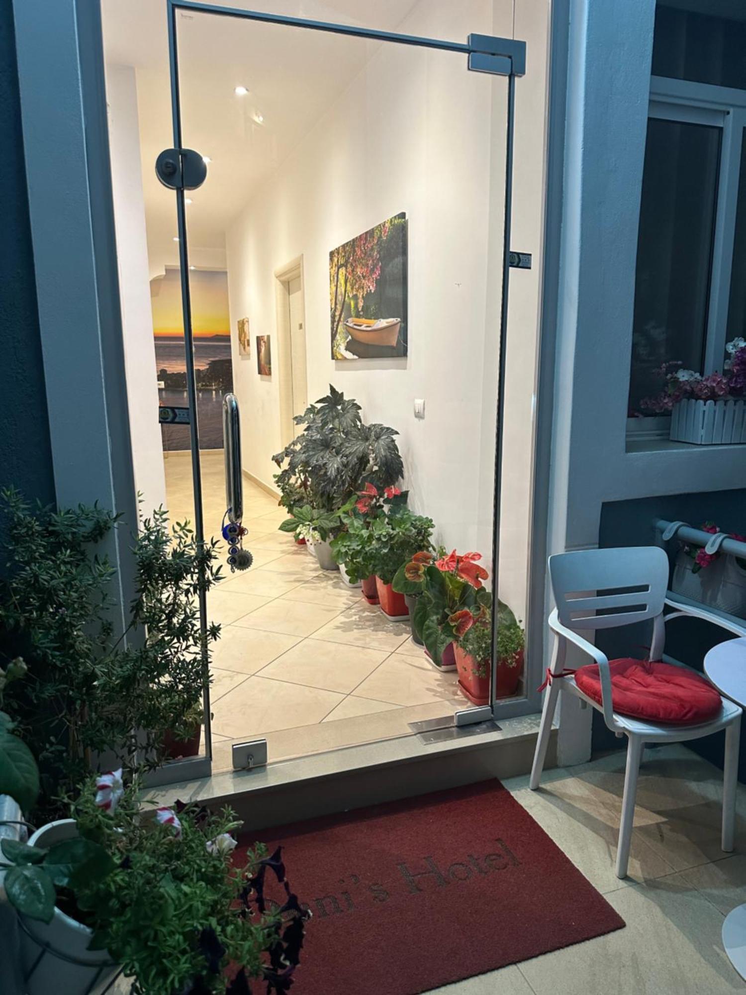 Deni'S Hotel ساراندا المظهر الخارجي الصورة