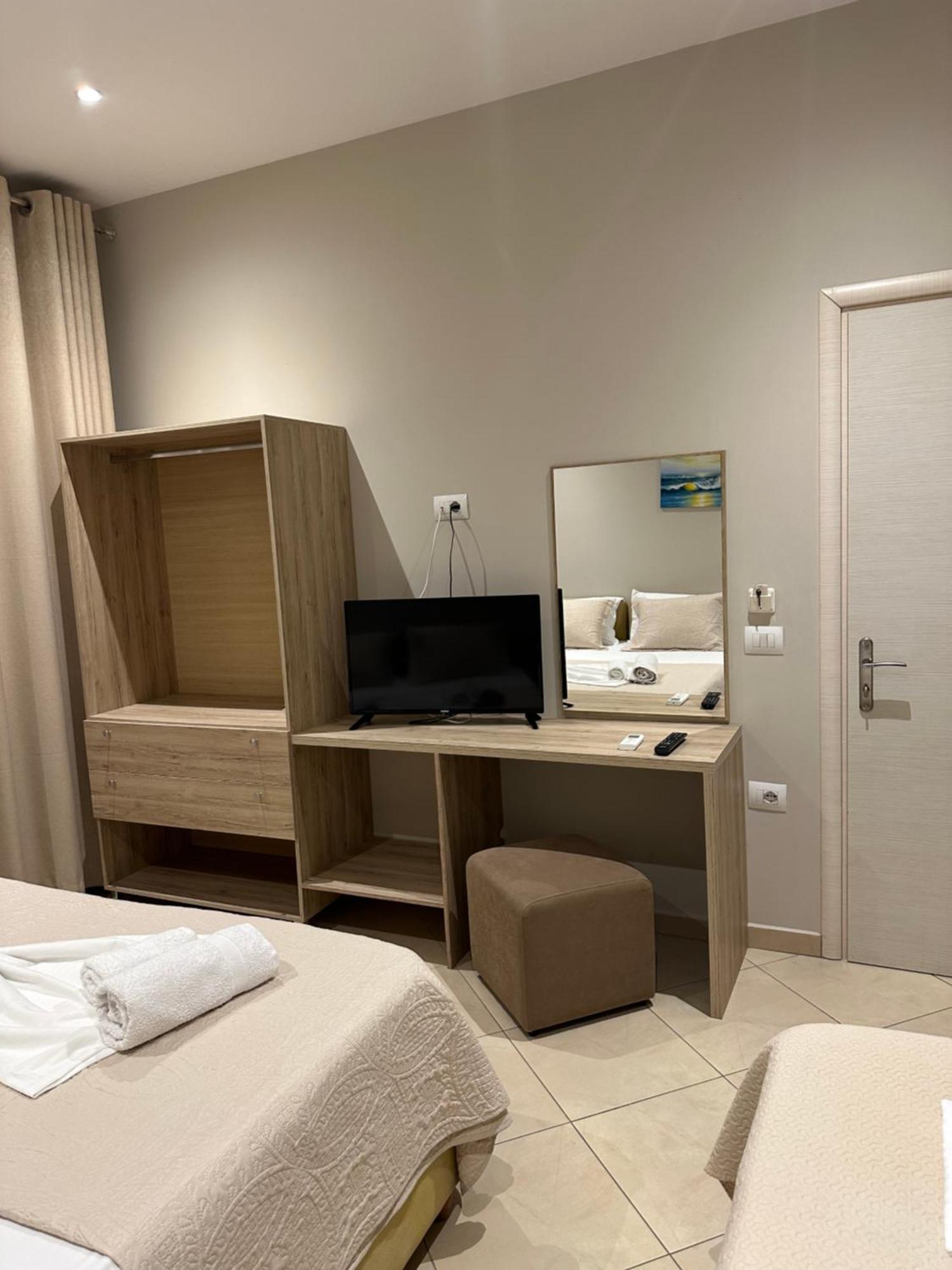 Deni'S Hotel ساراندا المظهر الخارجي الصورة