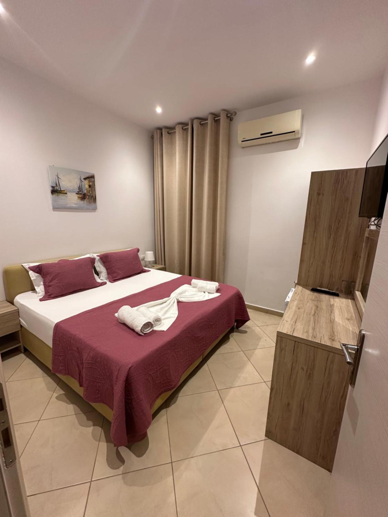 Deni'S Hotel ساراندا المظهر الخارجي الصورة