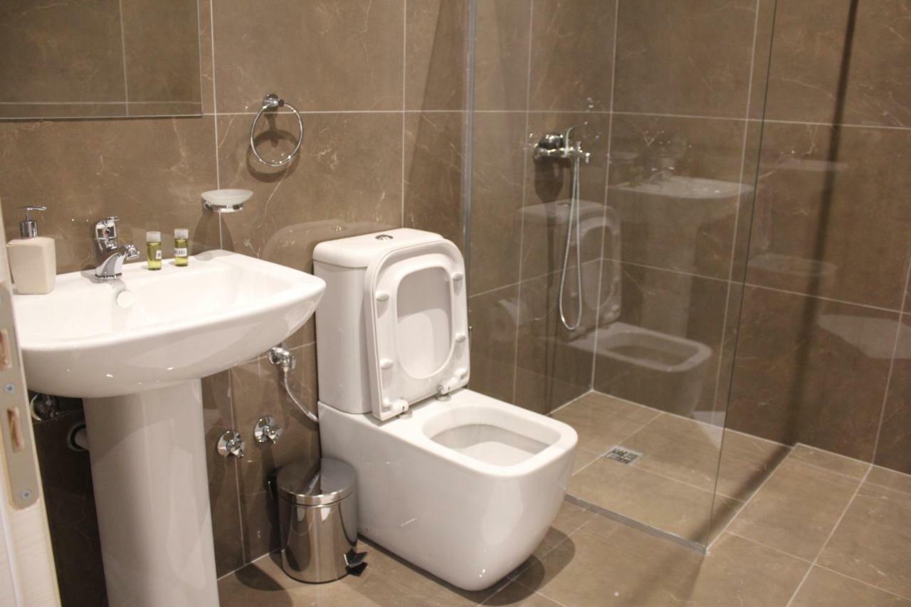 Deni'S Hotel ساراندا المظهر الخارجي الصورة