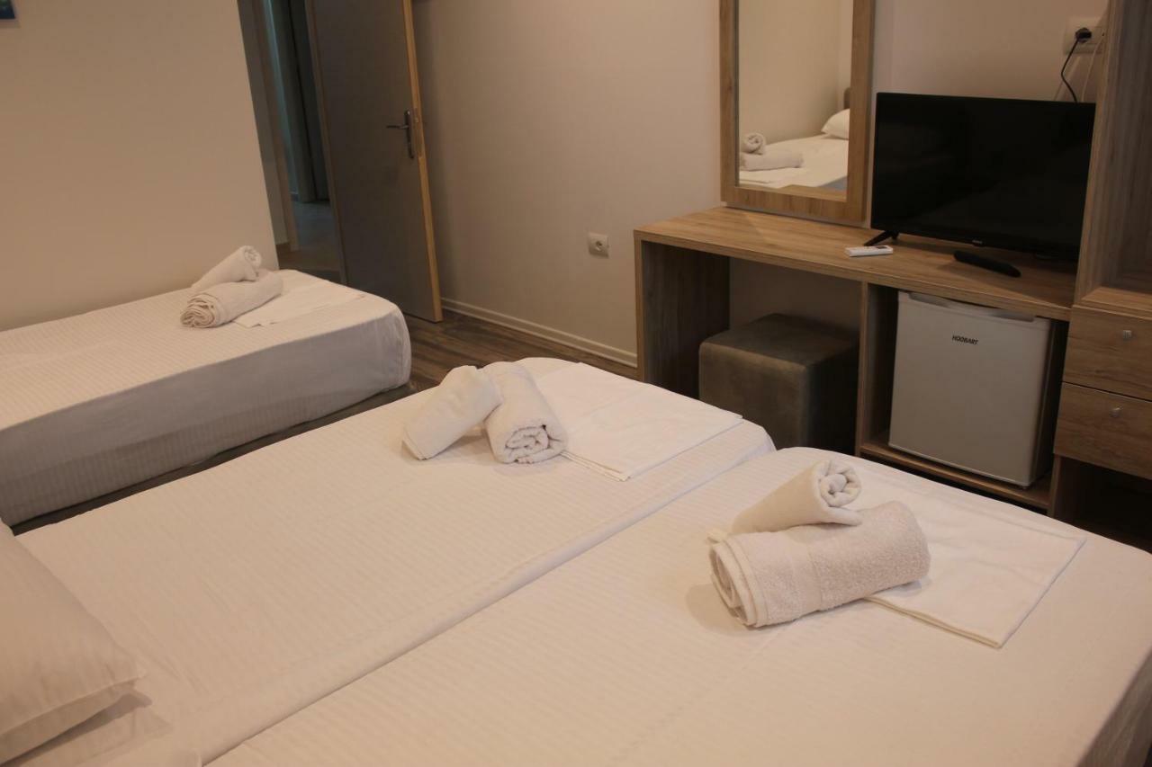 Deni'S Hotel ساراندا المظهر الخارجي الصورة
